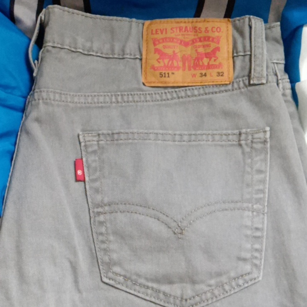 Levis gray jeans